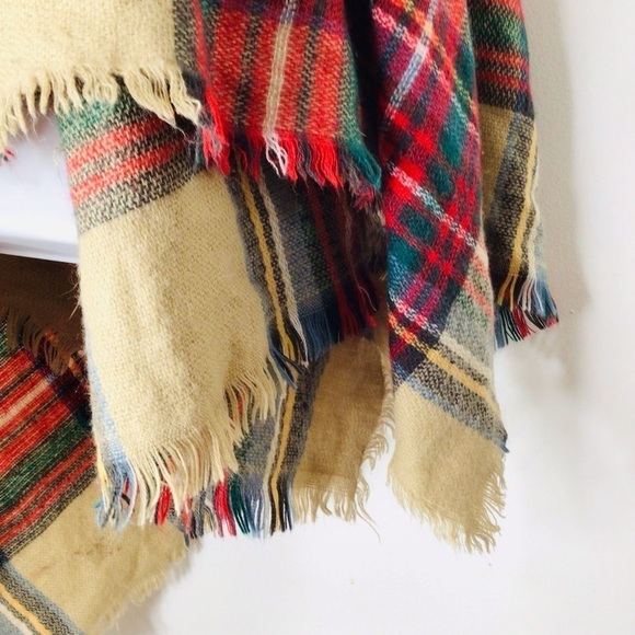 Red tan plaid scarf fringe boho - Picture 4 of 5